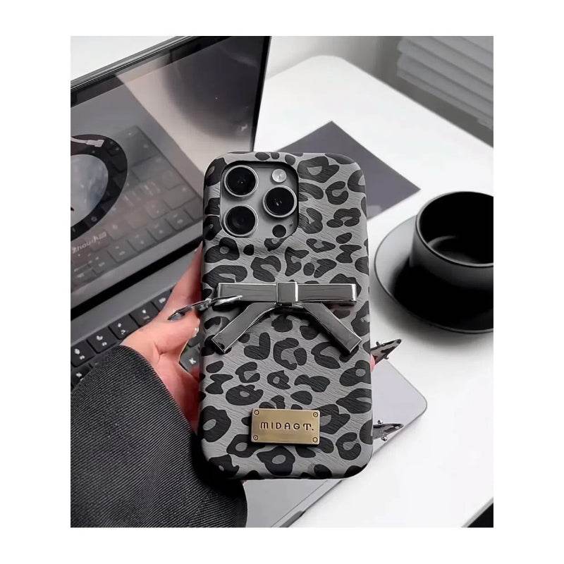 Cheetah Print Matte Phone Case with Bow - Stylish Animal Texture Protective Cover for iPhone 14 Plus LP26 - yTagCase