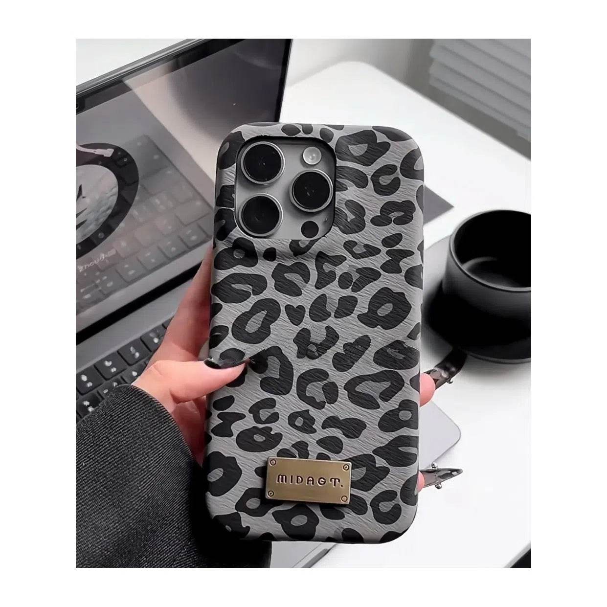 Trendy Cheetah Print Matte Phone Case - Stylish Animal Texture Protective Cover for iPhone 14 Plus LP25 - yTagCase
