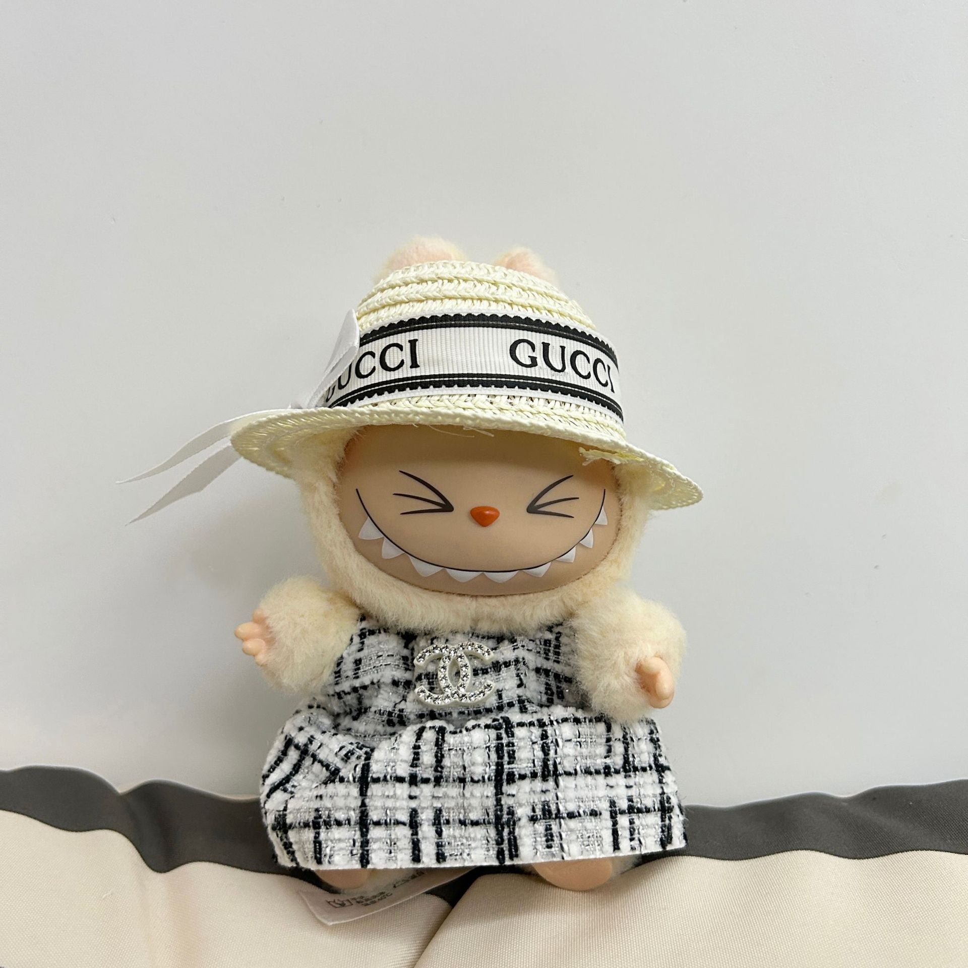 Silver Gucci-style Labubu doll outfit and hat set for 17cm dolls